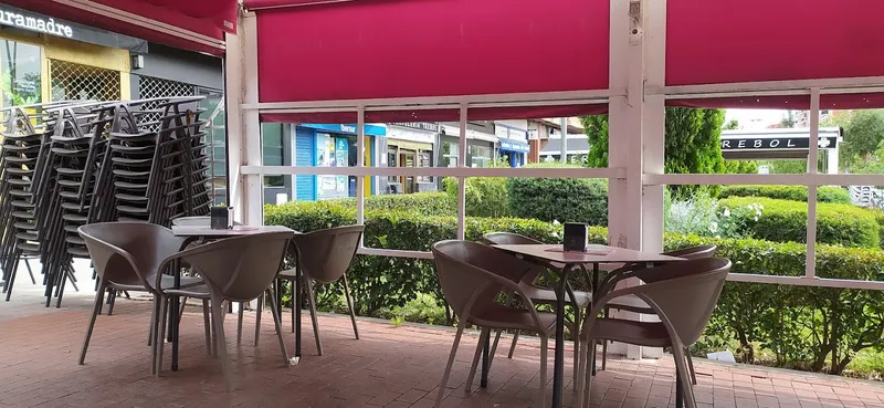 Cafetería Cervecería Racha