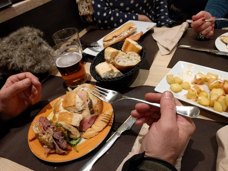 Cafetería Manai