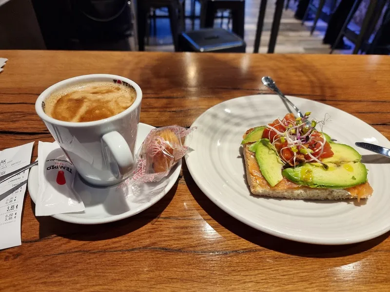 HARITZAK - Café y comidas