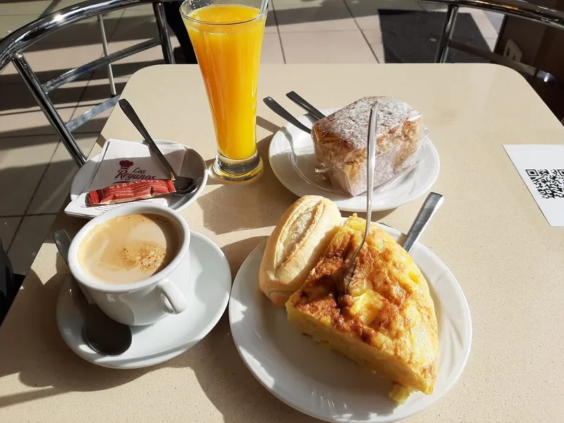 Los Reyunos. Pastelerías, Panaderías, Cafeterías - Sucursal Pradillo