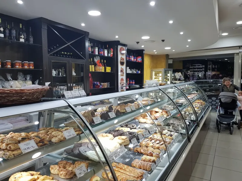 Los Reyunos. Pastelerías, Panaderías, Cafeterías - Sucursal Pradillo