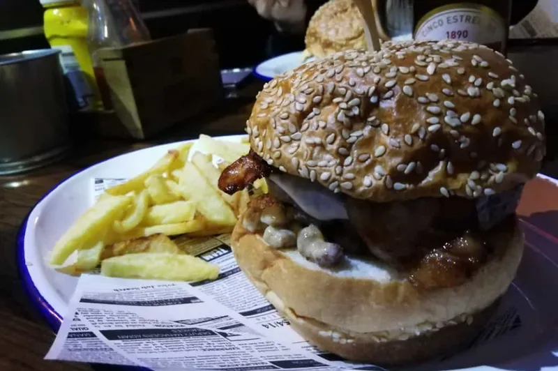 LAS LANZAS BURGER BAR