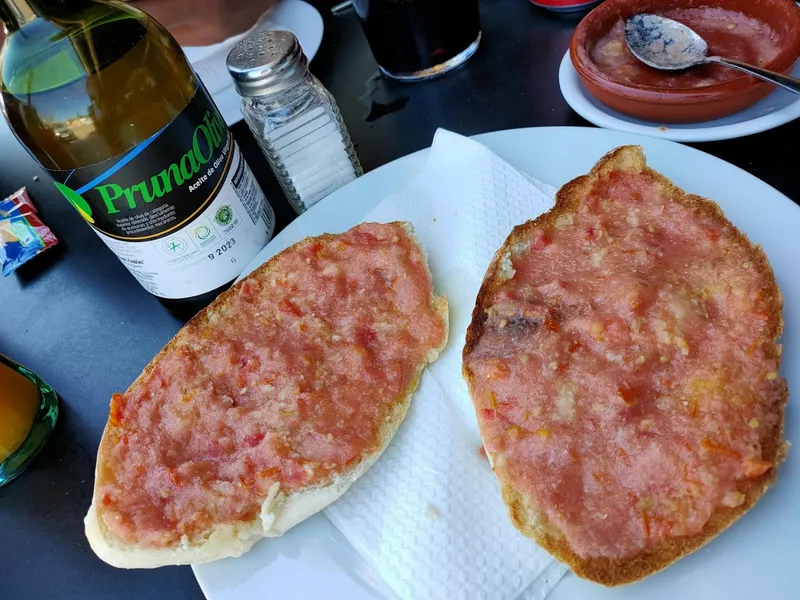 Bar de Tapas Cafeteria Guerrero Nueva Andalucia