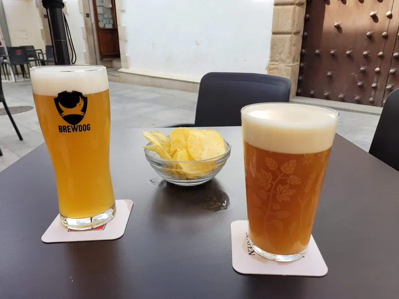 Cervecería con Jota