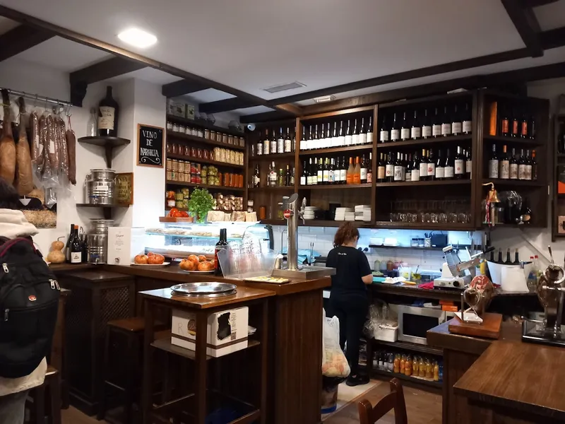 Taberna Los Arcos