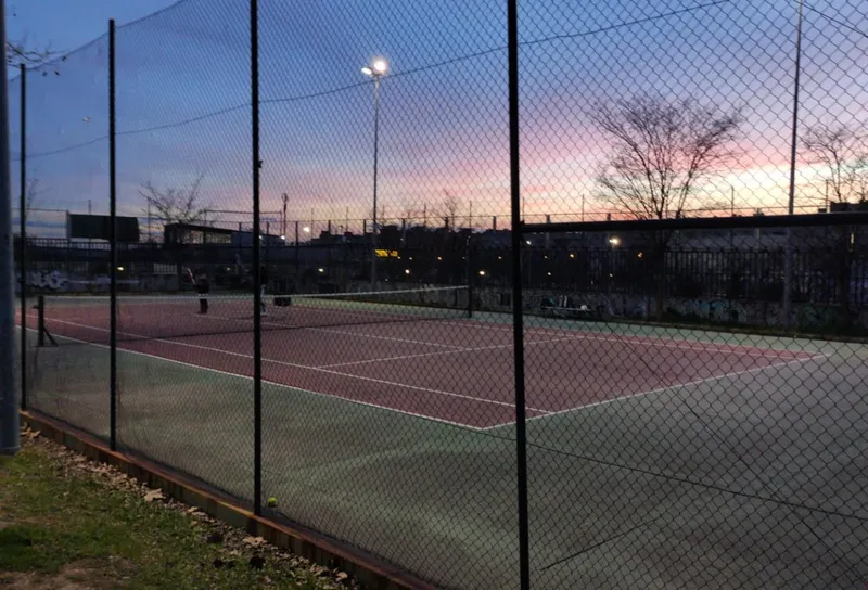 Escuela de Padel Y Tenis. CD RAQUETAS VILLA DE VALLECAS