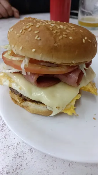 Carmelo's Burguer Pizza