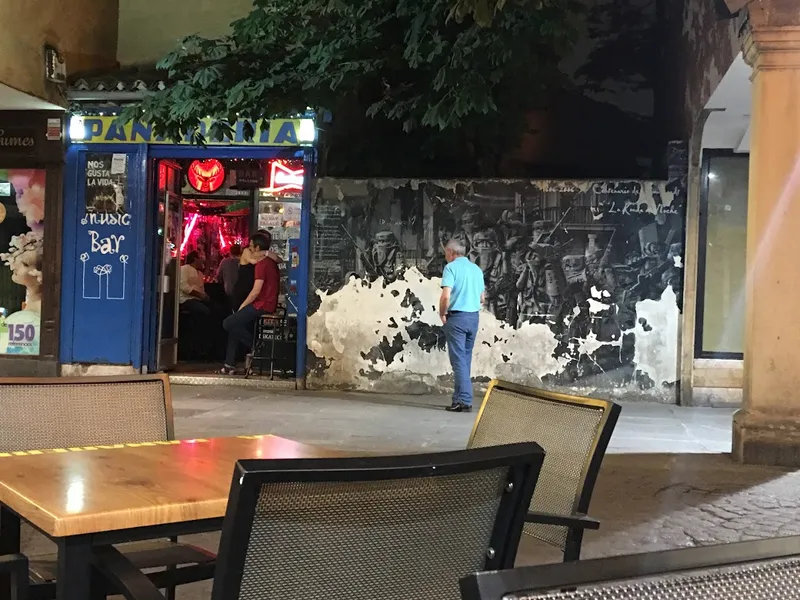 La Panadería, Music Bar
