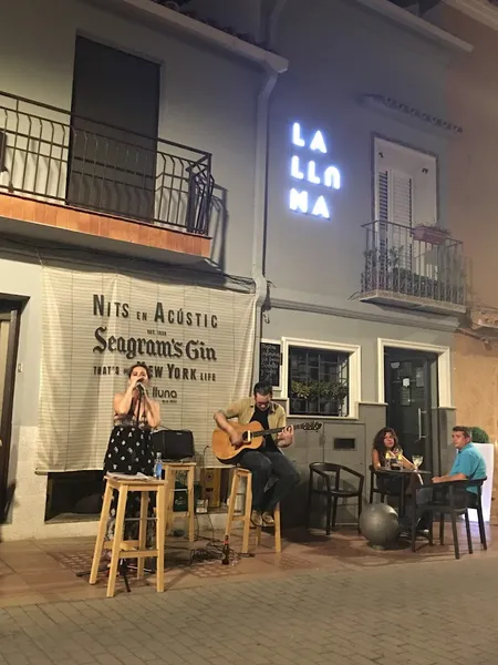 La Lluna Lounge
