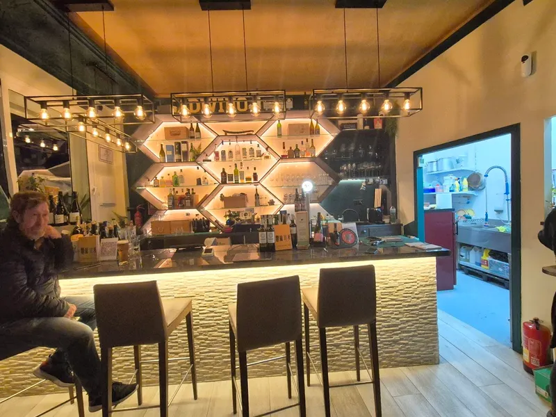Adivino Wine Bar - Gastrobar & wine shop