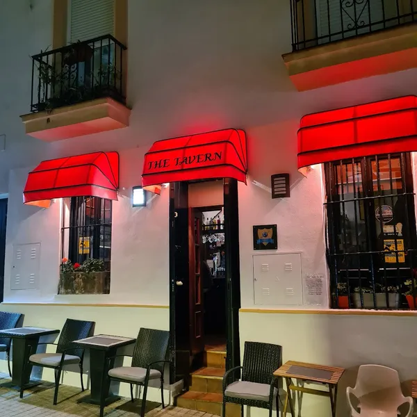 Bar The Tavern