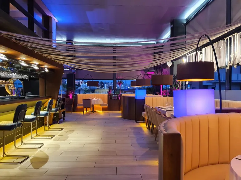 CAMALEÓNICO Chill & Lounge
