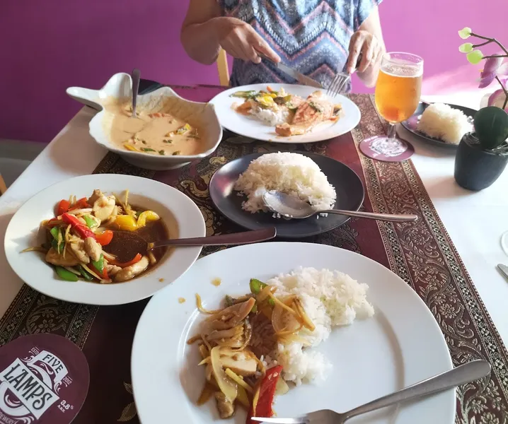 Siam Thai, Restaurante Tailandés