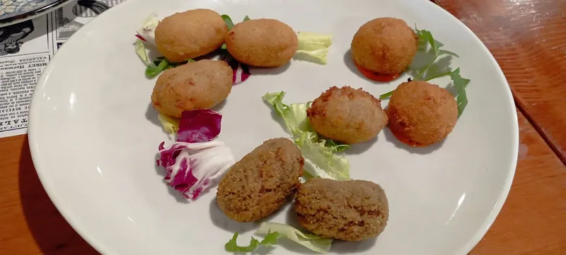 Restaurante + Que Tapas