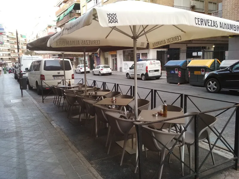 La Lola Bar