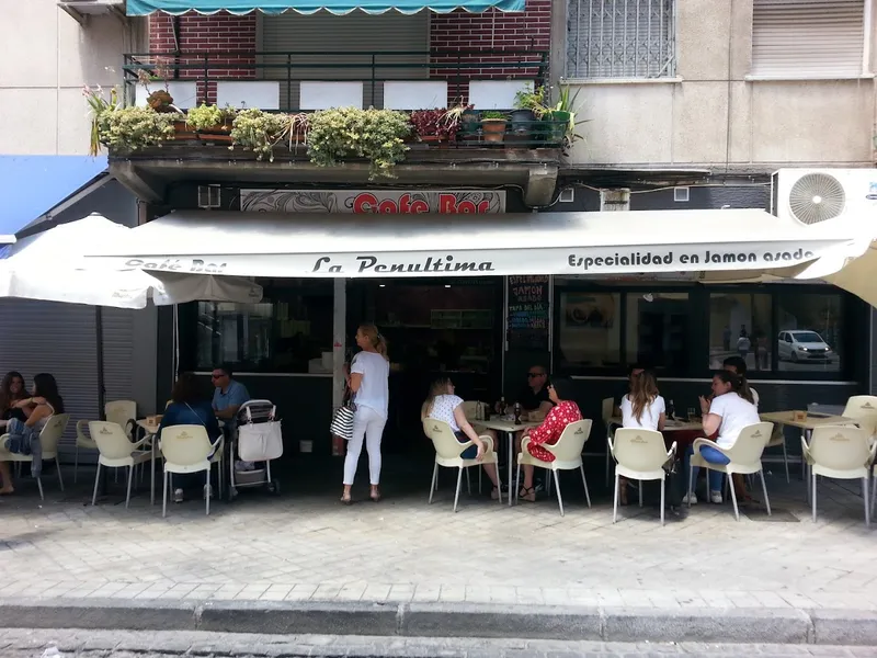 Café Bar La Penúltima Demaria