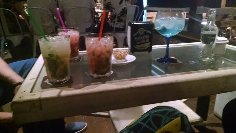 Pub Woodstock Paseo Beach