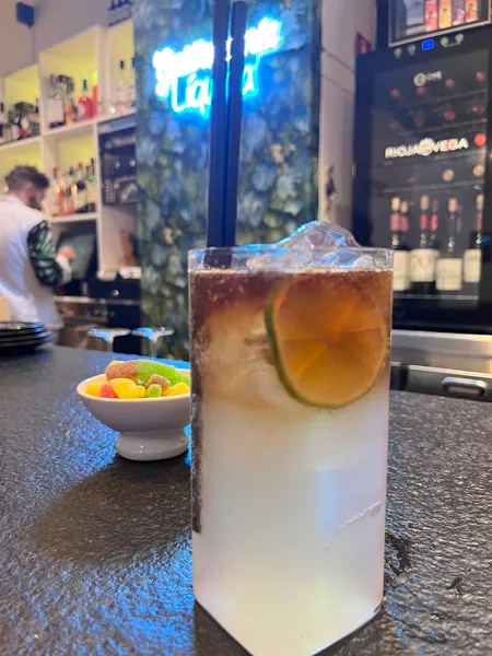 Hedonista | Cocktail & Bar by Gorka Shake