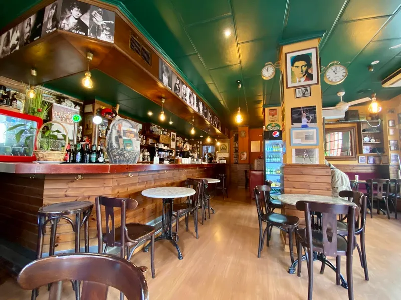 INDIANO CAFÉ BAR.