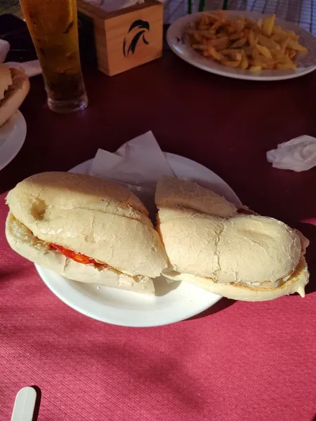 Cafetería Tapería La Esquinica
