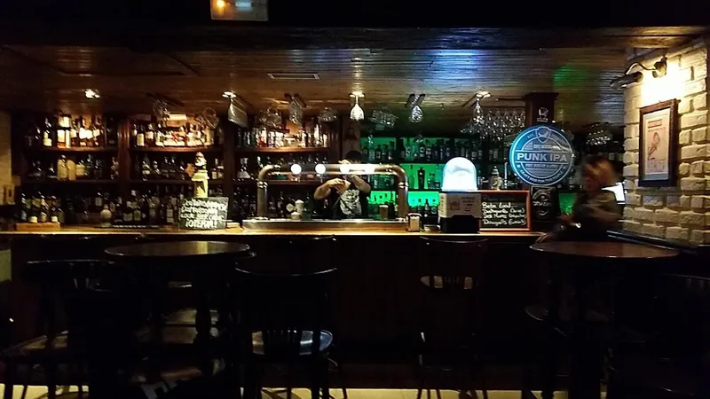 Pub Woodstock Paseo Beach