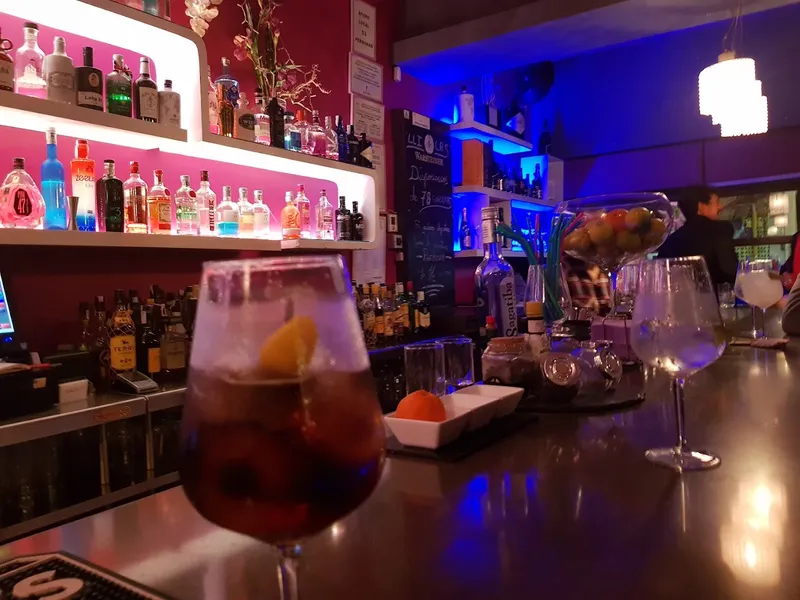 Bar LLILAS.