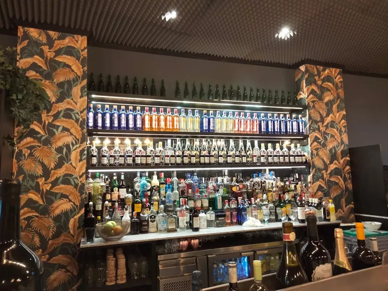 Jimena - Cocktails & Restaurant
