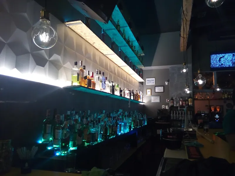 Moet Pub & Lounge