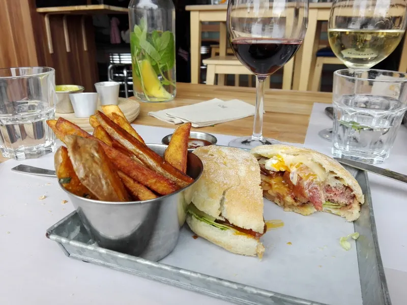 Marvelous Café