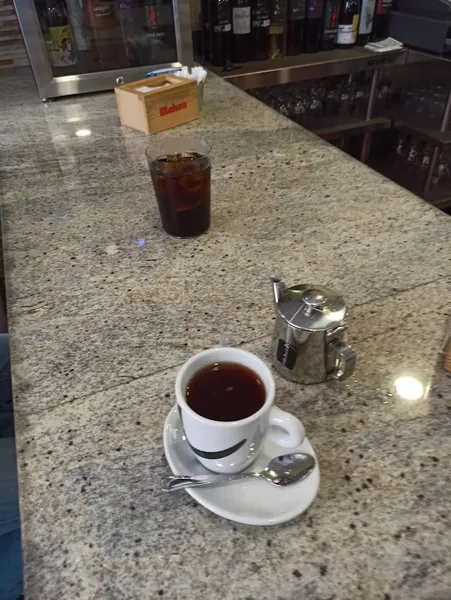 Cafe, Vinos Y Tapas Donde Robus Bar