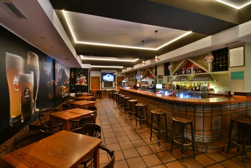 Café, Pub "La Luna"