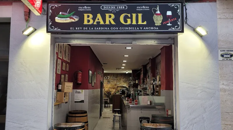 BAR GIL ( EL REY DE LA SARDINA CON GUINDILLA Y ANCHOA) 🌞 REPSOL