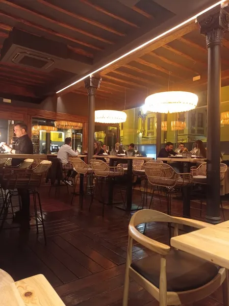 Barrio Bar