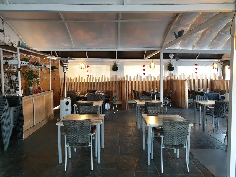 Restaurante y Espacio para Eventos Dos Ruedas Carrús.