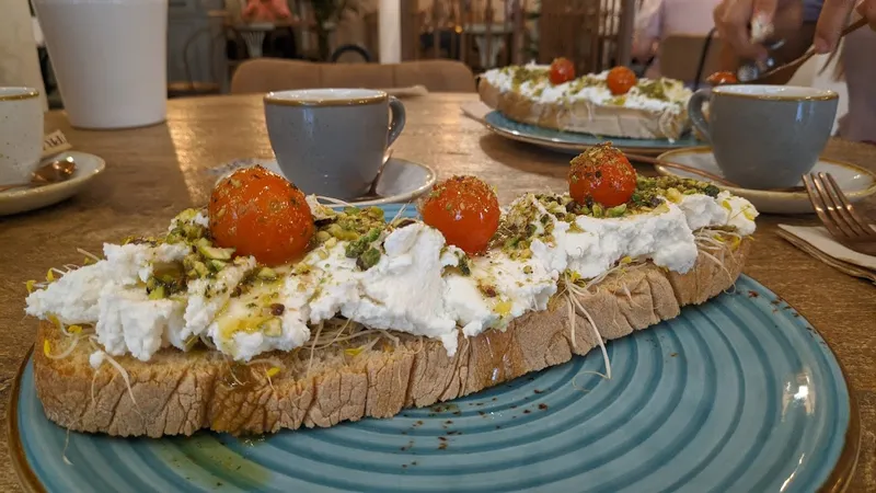 La Botica • Home Café