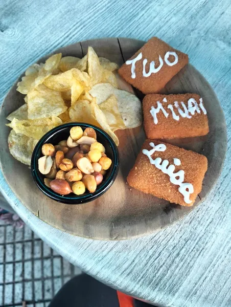 Cafetería Two-Millas