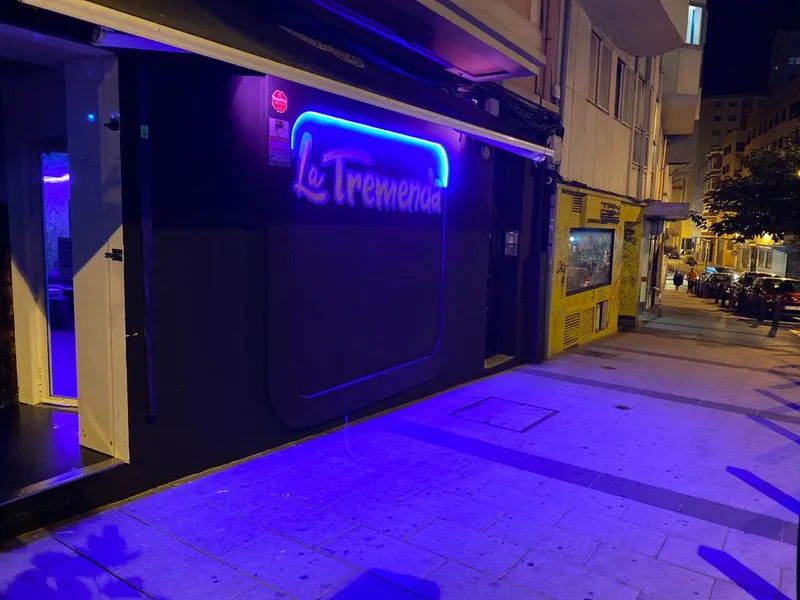 Tropicana Bar