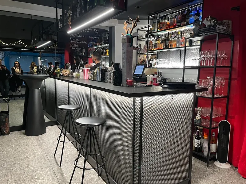 Cruel Cocktail Bar
