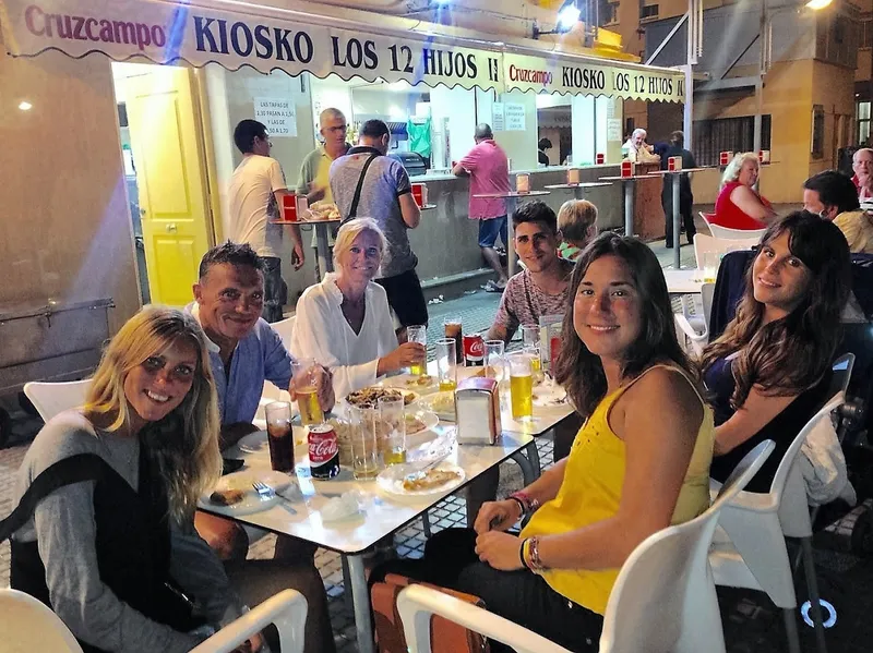 Kiosko Los 12 Hijos De Juan I y II