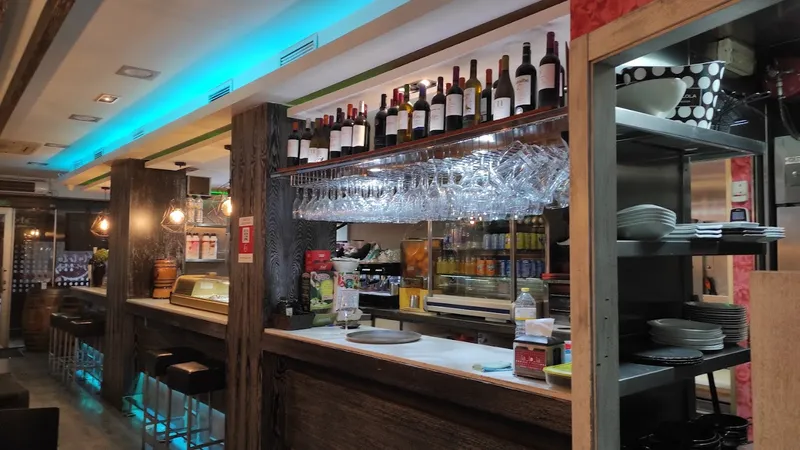 La Lola Tapería Pinchos y Tapas
