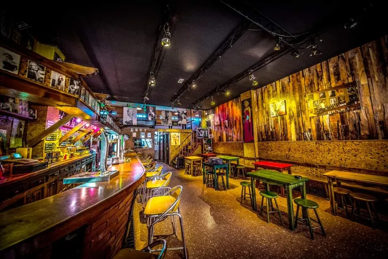 Bar Naski