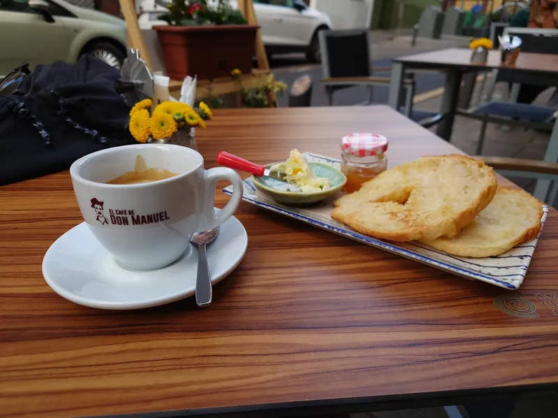 Aquí, Sí - Café y Merienda