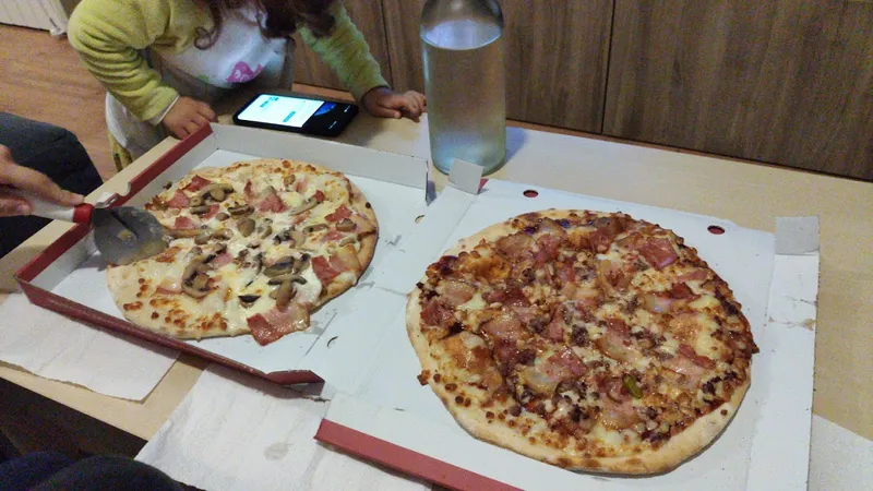 La Pizzería