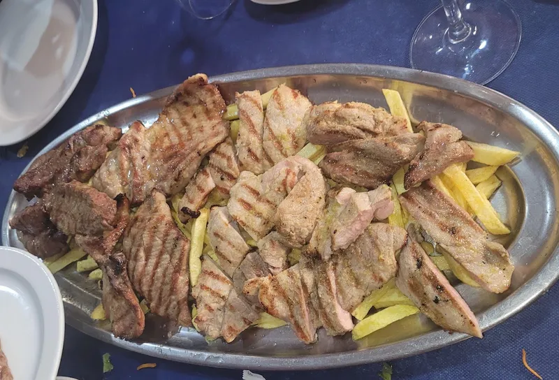 Restaurante La Candela - Especialidad en caracoles y carnes a la brasa en Badajoz