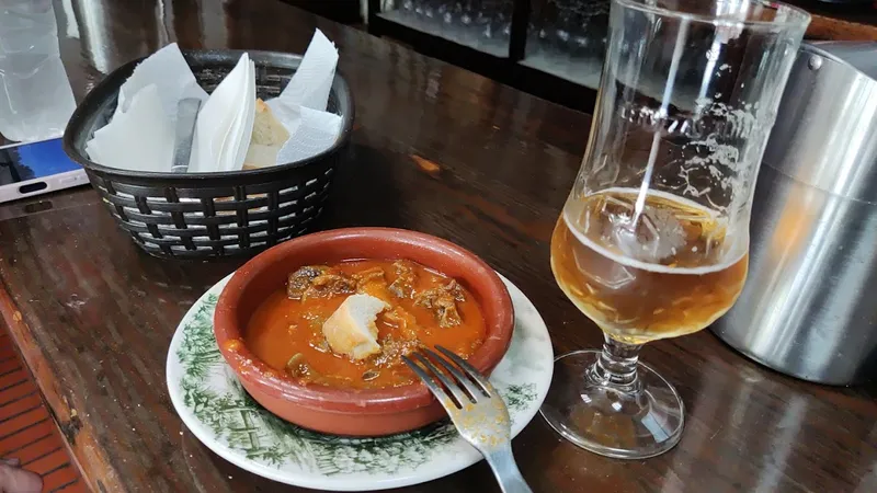 Mesón El Lebrel, Cocina Tradicional Extremeña