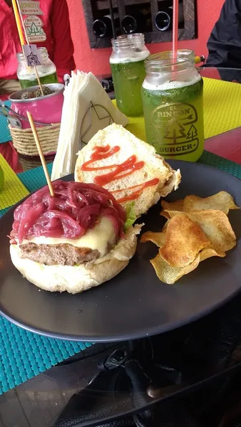El Rincón Burger
