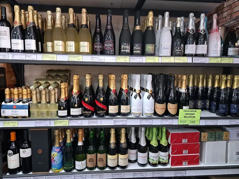 Distribuciones Bodegas Adán