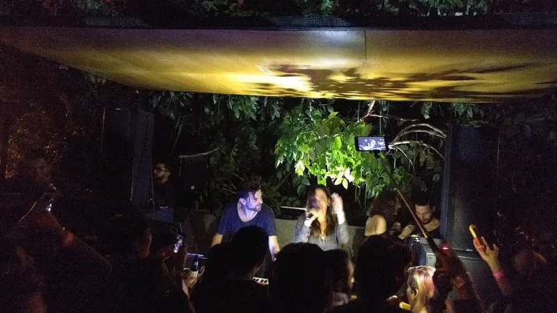 20DOCE Bar