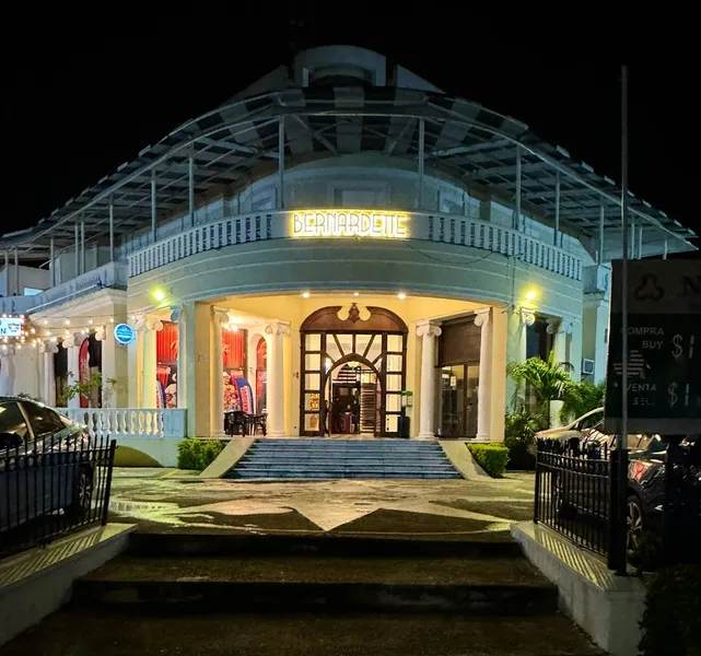 Bernardette Show Bar