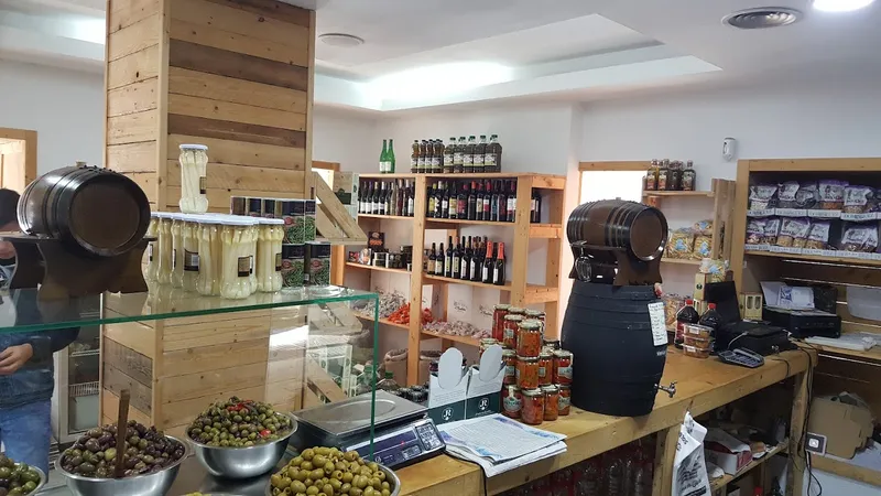 Despacho de Vinos La Bodeguita - Vinos a granel en Cádiz - Productos Gourmet